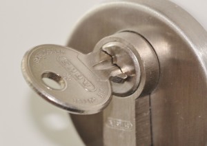 door-lock-407427_640